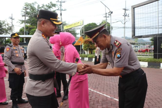 
					Selamat, 63 Personil Polres Trenggalek Naik Pangkat Setingkat Lebih Tinggi