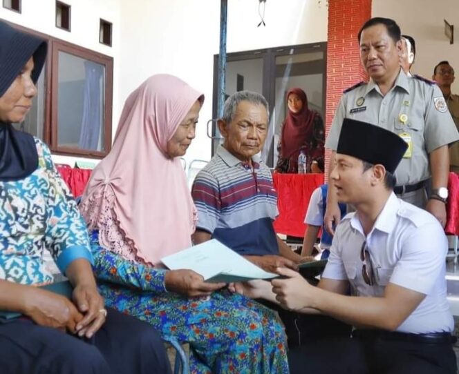 
					Masyarakat Desa Dawuhan Trenggalek Terima Sertifikat Program PTSL, Ini Pesan Mas Bupati Ipin