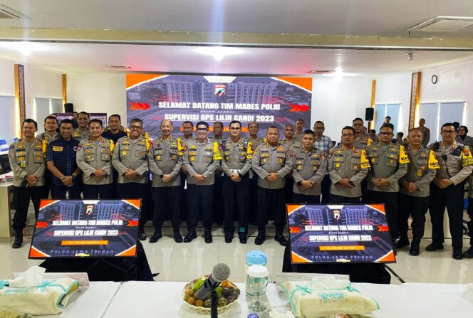 
					Polda Jateng Terima Tim Supervisi Ops Lalin Mabes Polri di GT Kalikangkung