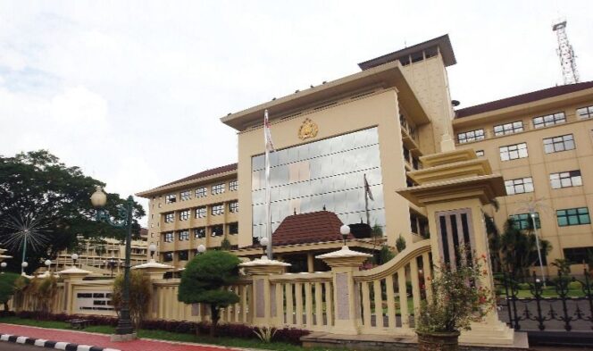 
					Survei Litbang Kompas, 87,8% Masyarakat puas terhadap kinerja Polri