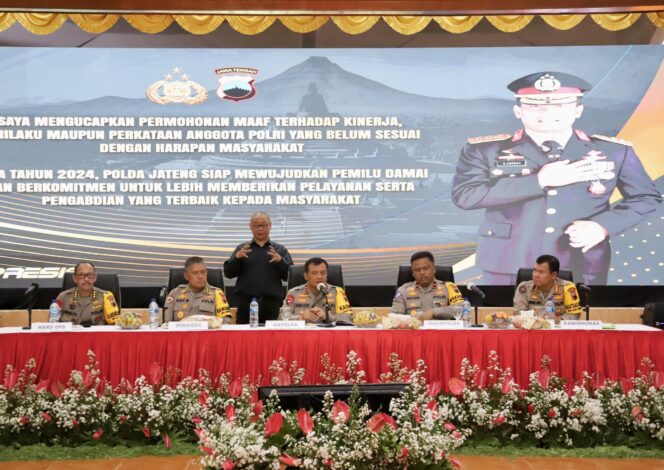 
					Kapolda Jateng Pimpin Press Rilis Akhir Tahun 2023, Ini Komitmen Polda Jateng di Tahun 2024