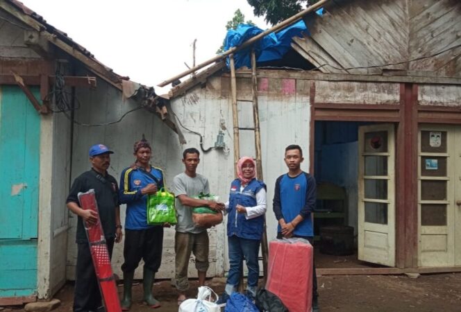 
					Dinsos Probolinggo Salurkan Bansos Bagi Korban Terdampak Pohon Roboh