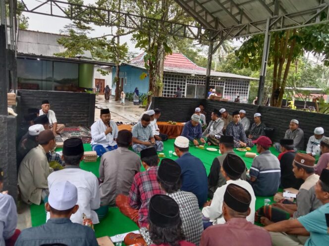 
					Caleg DPR RI Gus Ahmad Abdul Qodir Silaturahmi dengan Alumni Santri Ponpes Sidogiri dan Masyarakat Tiris