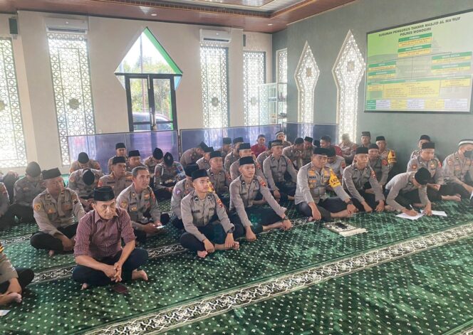 
					Tingkatkan Karakter Iman dan Taqwa, Personil Polres Wonogiri Ikuti Binrohtal