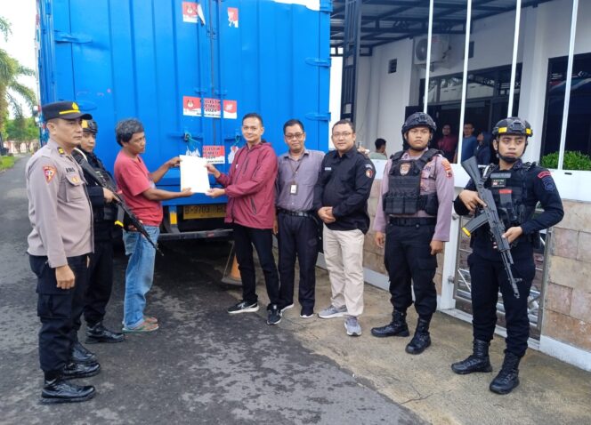 
					Surat Suara dan Alat Bantu Coblos Bagi Tuna Netra Tiba di KPUD Wonogiri