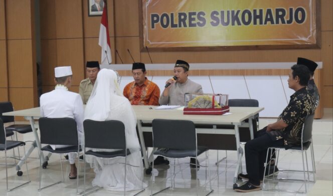 
					Mengharukan, Tahanan Narkoba Melangsungkan Pernikahan di Mapolres Sukoharjo