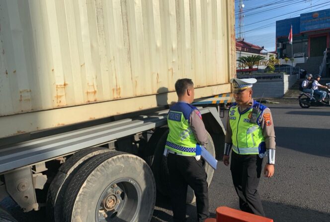 
					Tabrak Truk, Seorang Pemotor Meninggal di Simpang Tiga Ngadirojo Wonogiri