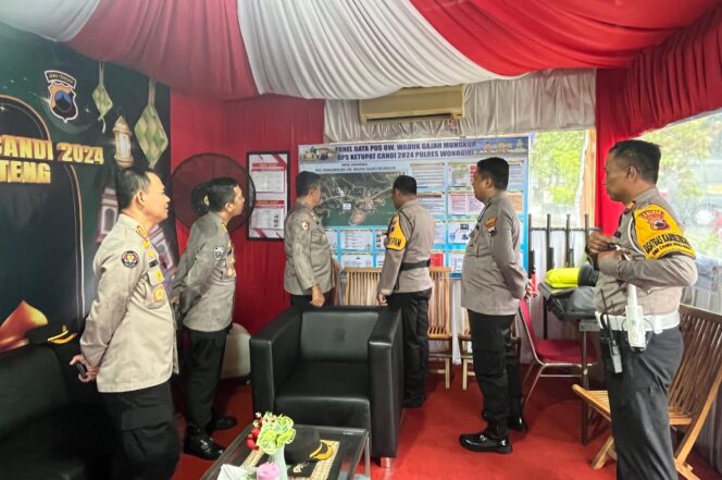 
					Pamatwil Polda Jateng Cek Pospam Lebaran Polres Wonogiri