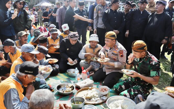 
					Irjen Pol Ahmad Luthfi bersama Petani Temanggung, Sinergi Ciptakan Kamtibmas Kondusif