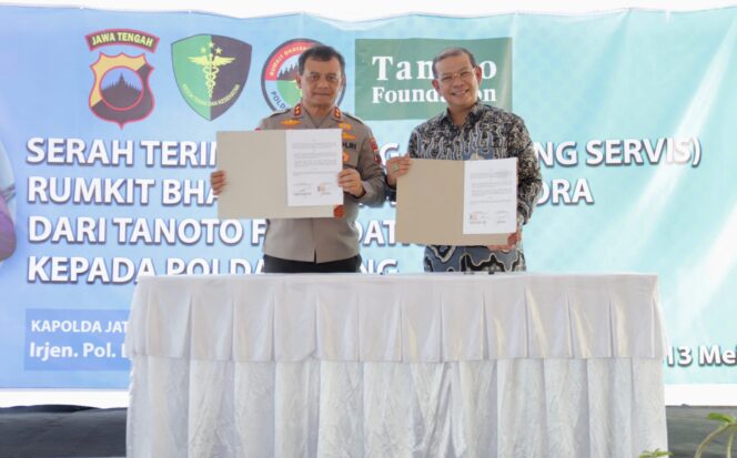 
					Komitmen Irjen Pol Ahmad Luthfi Dalam Melayani Masyarakat, Tegaskan Cukupi Nakes di Rumah Sakit Bhayangkara Blora