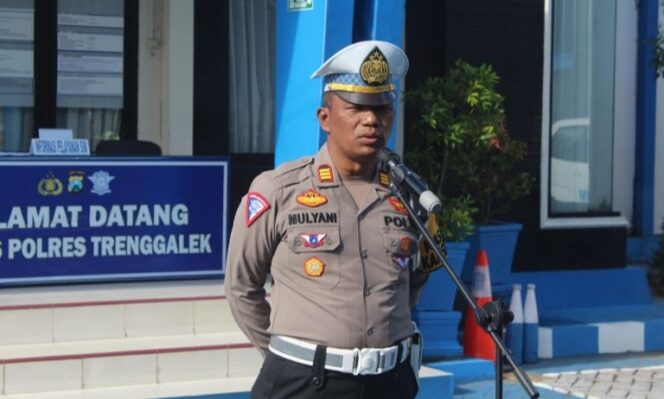 
					Rekayasa Lalu Lintas Saat Pemberangkatan Calon Jamaah Haji di Trenggalek, Jalur Menuju Alun-alun Ditutup Total