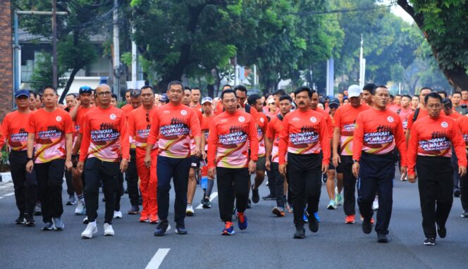 
					Sambut HUT Bhayangkara Ke-78, Polri Gelar Fun Walk