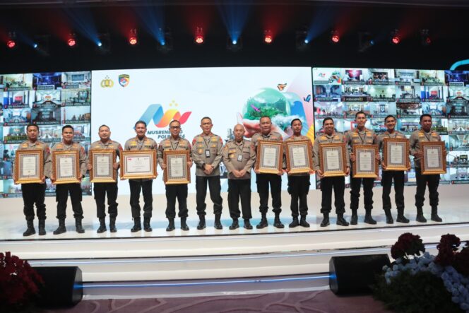 
					Bikin Bangga, Polres Trenggalek Raih Penghargaan Pelayanan Publik Kategori A dari Kapolri