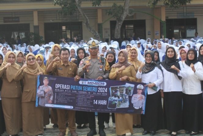 
					Ops Patuh Semeru 2024, Polres Trenggalek Datangi SMK Negeri 2 Trenggalek Beri Sosialisasi Tertib Lalu Lintas