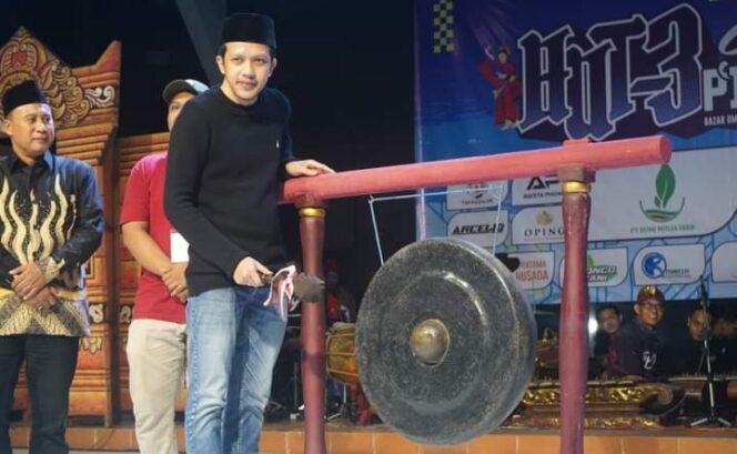 
					Wabup Trenggalek Buka Peringatan HUT Ke-3 Sinoman Pinggirsari