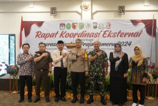 
					Mewakili Bupati Trenggalek, Sekda Edy Apresiasi Upaya Sinergitas Pengamanan Pilkada oleh Polres Trenggalek