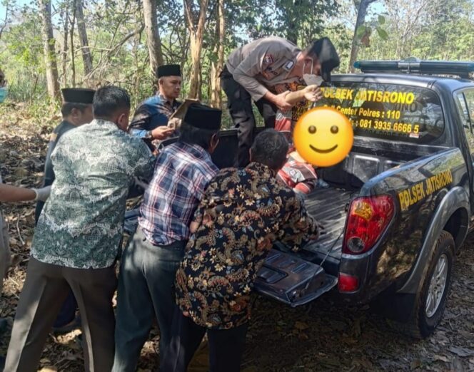 
					Quick Respons Polsek Jatisrono Polres Wonogiri Evakuasi Orang Gantung Diri