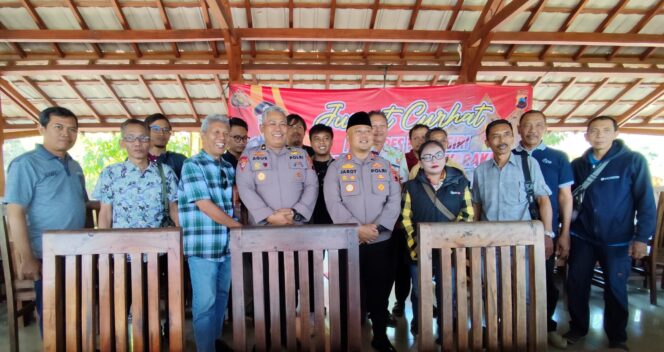
					Jumat Curhat, Polres Wonogiri Ajak Masyarakat Bersinergi Wujudkan Kamtibmas Yang Aman Kondusif