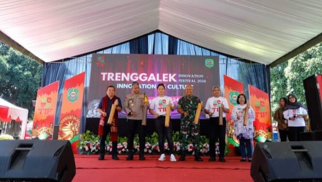 
					Mas Ipin Buka Trenggalek Inovation Fest 2024