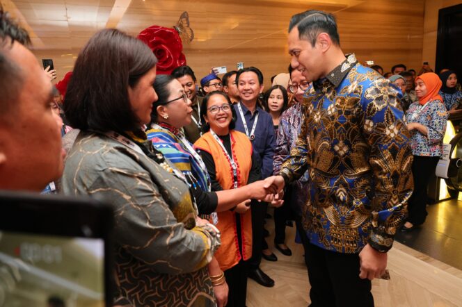 
					Resmikan Ekshibisi Tanah Ulayat, Menteri AHY Harap Dapat Satukan Visi Sukseskan Pendaftaran Tanah Ulayat di Indonesia dan ASEAN