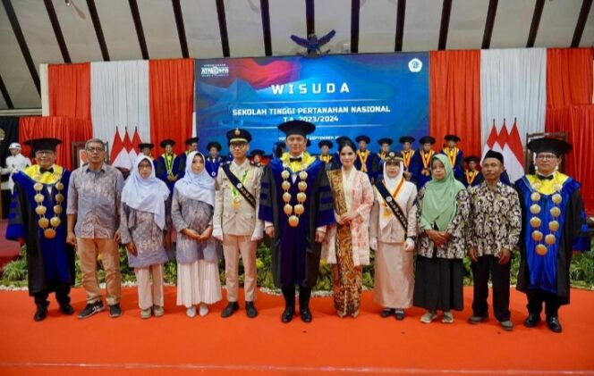 
					Apresiasi Wisudawan Terbaik STPN Tahun Akademik 2023/2024, Menteri AHY: Perlu Disiapkan Program Studi Banding untuk Menambah Wawasan
