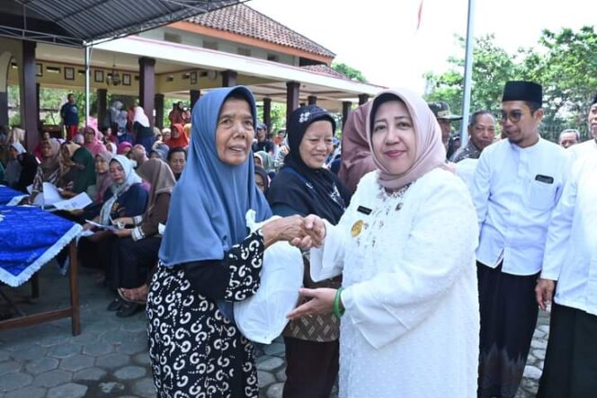 
					Kendalikan Inflasi, Pemkab Trenggalek Gelar Pasar Murah