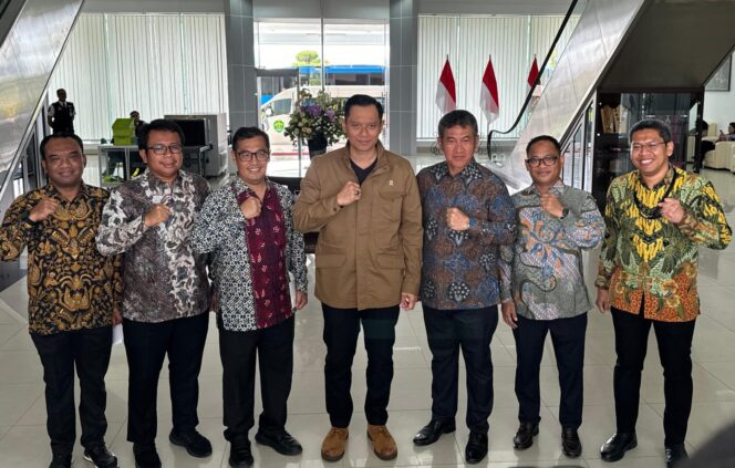 
					Menteri AHY Hadiri Peresmian IKN dan Serahkan Sertipikat Istana Negara dan Istana Garuda