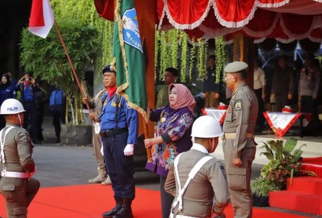 
					Kirab Pataka Jatim Jer Basuki Mawa Beya Tiba di Trenggalek, Kobarkan Semangat Jatim Bersatu Untuk Maju