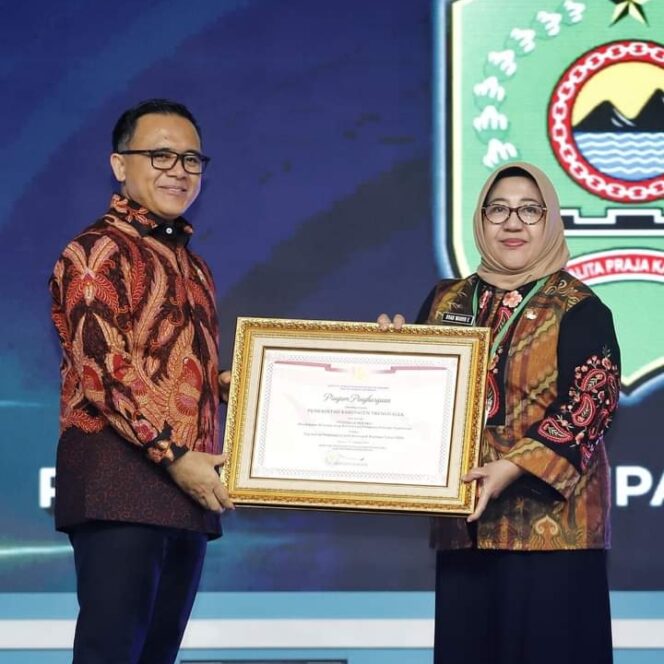 
					Kementerian PANRB Apresiasi Dua Inovasi Pelayanan Publik dari Kabupaten Trenggalek