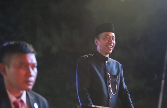 
					Warga Solo Antusias Sambut Kepulangan Presiden Ke-7  Joko Widodo