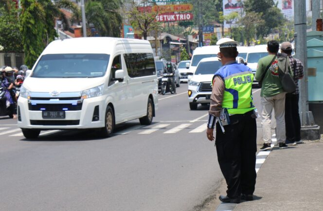 
					Retreat Kabinet Merah Putih Selesai, Presiden Prabowo dan Menteri Tinggalkan Magelang