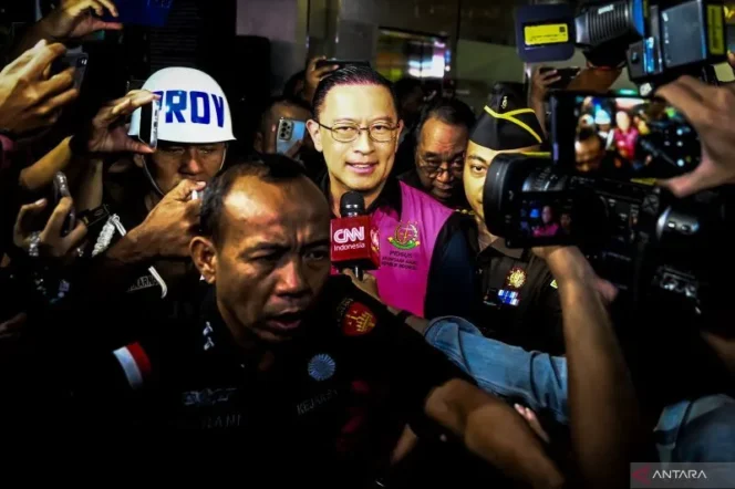
					Kejagung Tetapkan Tom Lembong Tersangka Kasus Korupsi Impor Gula