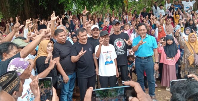 
					Pasangan Cagub – Cawagub Jateng Ahmad Luthfi-Taj Yasin, gelar senam sehat di Slogohimo