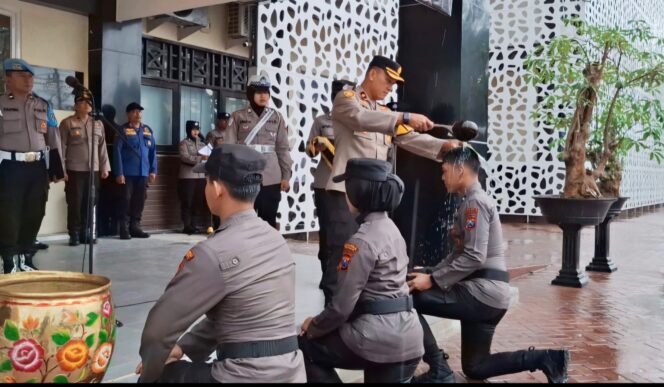 
					27 Bintara Remaja Polres Trenggalek Digembleng Ikuti Pembinaan Tradisi