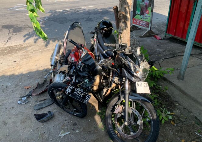 
					Adu Banteng Suzuki FU Vs Yamaha Vixion di Wonogiri, 1 Perempuan Meninggal Dunia