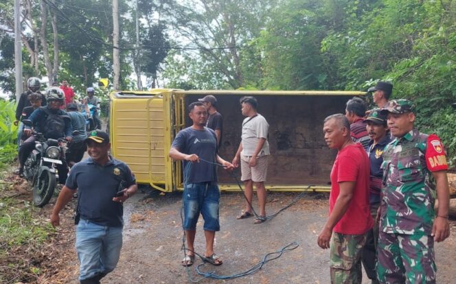 
					Terjadi Lagi! Truk Terguling di Jalur Ekstrem Hutan Tunggangan Jatiroto Wonogiri