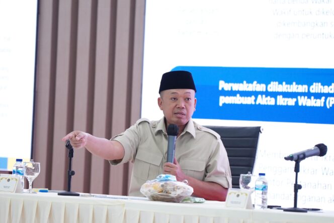 
					Menteri Nusron Percepat Beri Kepastian Hukum Tanah Wakaf dan Rumah Ibadah di Tahun 2025