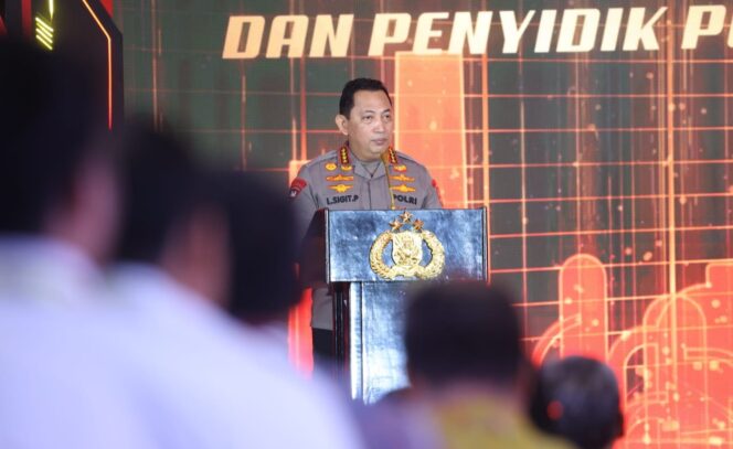 
					Kapolri Resmikan Desk Ketenagakerjaan Demi Beri Jaminan Perlindungan Kaum Buruh 