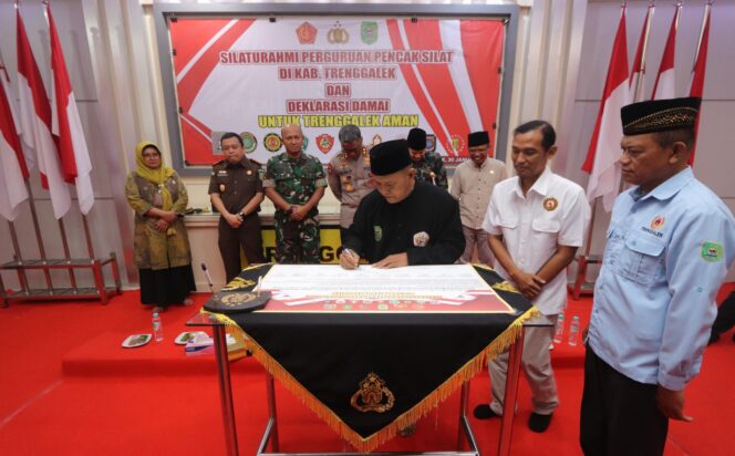 
					Deklarasi Damai Perguruan Pencak Silat di Trenggalek, Kapolres: Jaga Semangat Kebersamaan