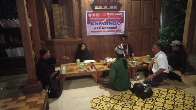 
					Dewan Pimpinan Cabang (DPK) Asosiasi Kesatuan Aksi Pendukung Indonesia (Askaindo) Wonogiri resmi membentuk Tim 7/ Foto: Amy/ PanselaNews.com