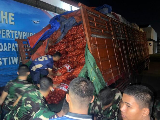 
					Tim Gabungan TNI AL dan Bea Cukai Gagalkan Penyelundupan Bawang Bombay dari Malaysia (Foto: Ist)