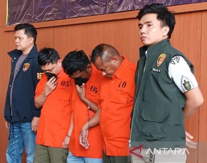 
					Hendak Memeras, Tiga Pegawai KPK Gadungan Ditangkap Polisi