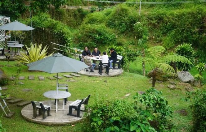 
					Mas Ipin Antar Sendiri Tamunya Lihat Spot-spot Unggulan di Trenggalek 