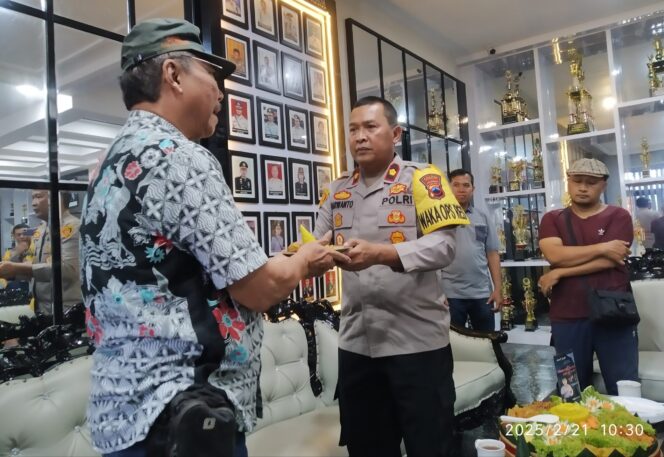 
					Peringati Hari Pers Nasional 2025, Polres Wonogiri Beri Kejutan Nasi Tumpeng Untuk Insan Pers