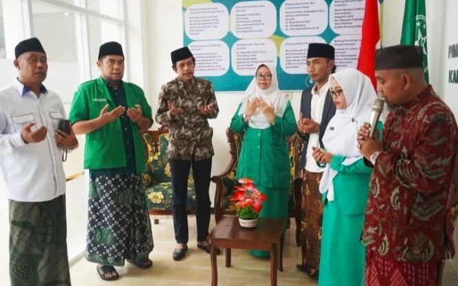 
					Wabup Syah Natanegara Hadiri Pelantikan Pengurus Cabang Fatayat NU Kabupaten Trenggalek 