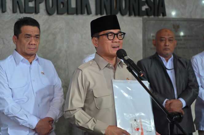 
					Kunjungan ke PPATK itu, Mendes didampingi Wakil Menteri Desa PDT Ariza Patria, Sekjen Taufik Madjid, Dirjen PEID Tabrani dan Dirjen PDP Nugroho Setijo Nagoro/ Foto: kemendesa.go.id