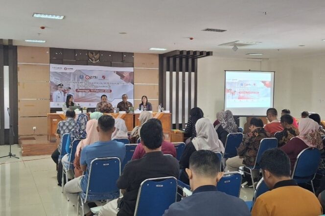 
					Pada hari Jumat, 14 Februari 2025, Pemerintah Kabupaten Ponorogo mengadakan sosialisasi mengenai Implementasi Katalog Elektronik Versi 6 dan kegiatan Pengadaan Barang/Jasa (PBJ) Tahun Anggaran 2025. Acara yang bertempat di Aula Pertemuan Lt. 6 Gedung Terpadu Kabupaten Ponorogo (Foto: ponorogo.go.id)