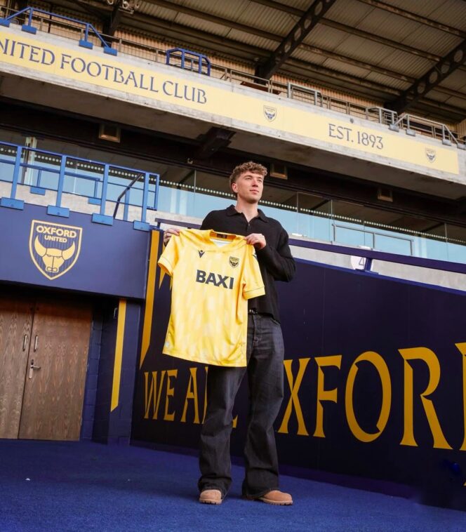 
					Ole Romeny cetak gol perdana untuk Oxford United di Liga Inggris/ Foto: @anindyabakrie