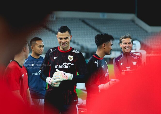 
					Para punggawa timnas Indonesia terlihat telah melakukan pelatihan perdananya bersama coach Patrick Kluivert di Stadion Netstrata Jubilee, Sydney pada Selasa (18/3)/ Foto: Timnas Indonesia (PNN)