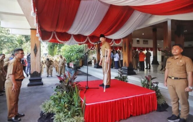 
					Usai Resmi Dilantik Presiden Prabowo, Bupati Mas Ipin Gelar Apel Perdana bersama ASN